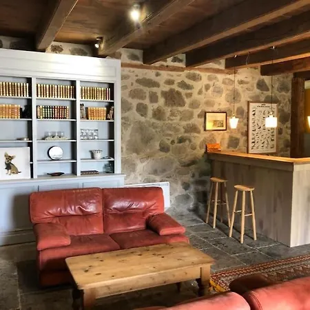Holiday home Le Chevalier - Maison Et Jardin Face A La Montagne Saint-Vincent-de-Salers