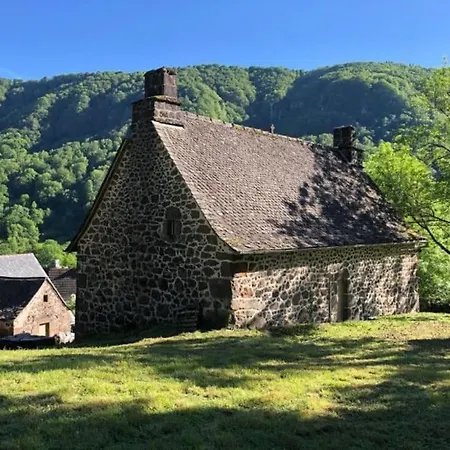 Le Chevalier - Maison Et Jardin Face A La Montagne Holiday home